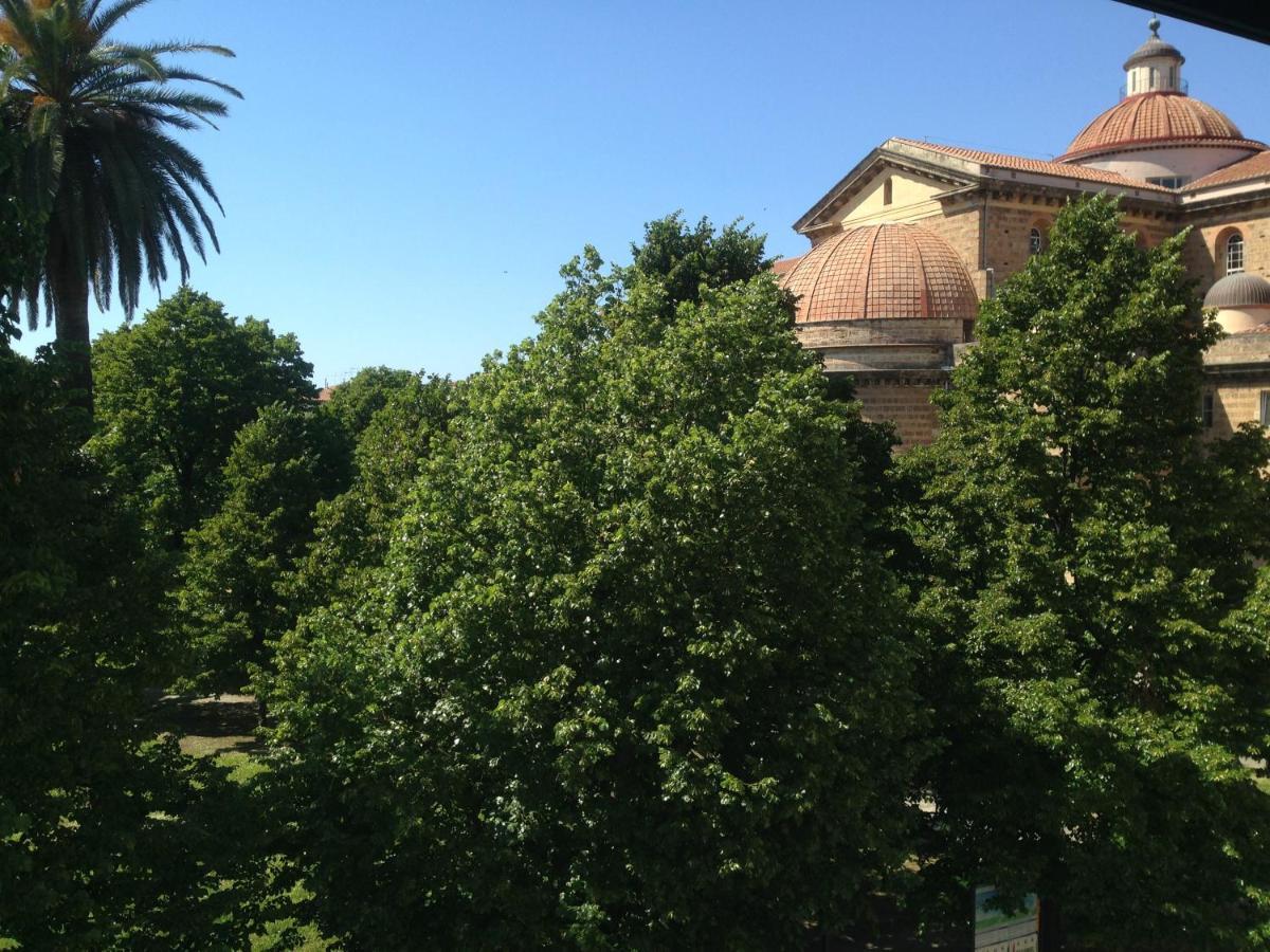 Hotel Casabase Livorno Exterior foto